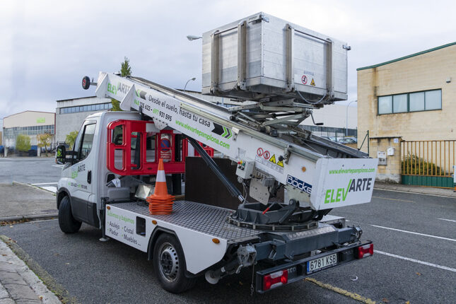 Elevación y plataformas en Pamplona