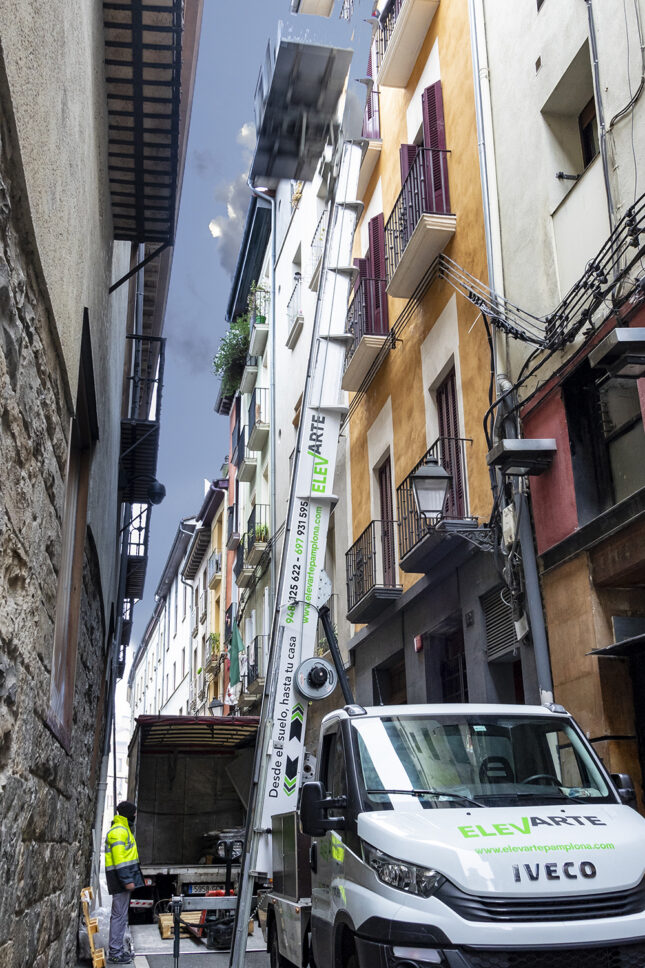 Elevación y plataformas en Pamplona